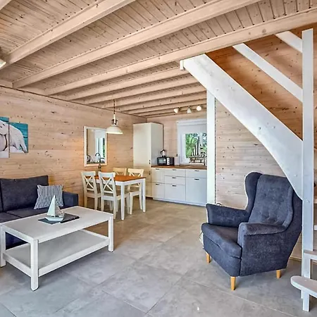 2 Bedroom Amazing In Σπίτι διακοπών *