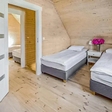 2 Bedroom Amazing In Holiday home
