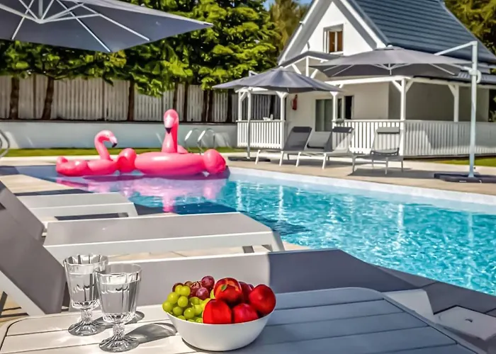 2 Bedroom Amazing In Tatil Evi Kołczewo